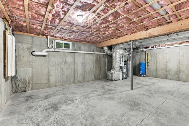 2 Blaisdell Court, Raymond, NH 03077