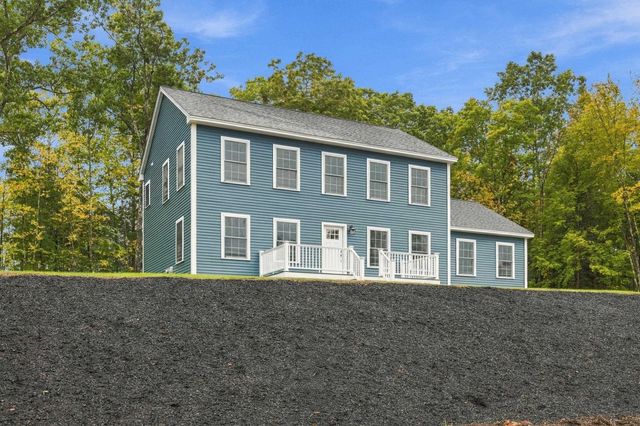 2 Blaisdell Court, Raymond, NH 03077