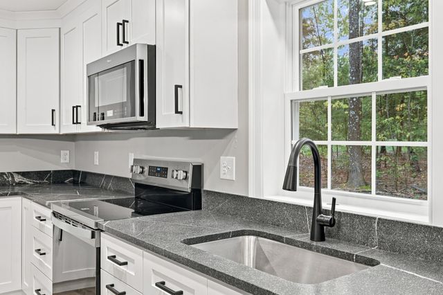 2 Blaisdell Court, Raymond, NH 03077