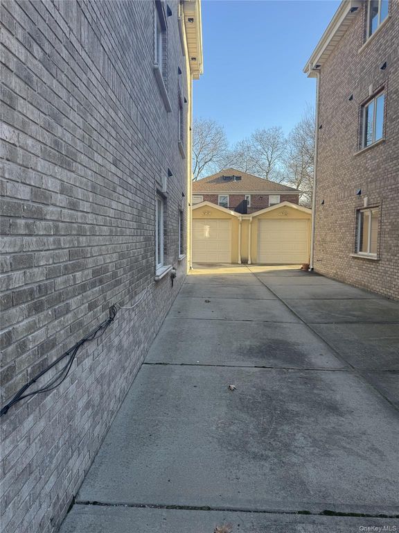 4033 191st Street Floor 1, Flushing, NY 11358