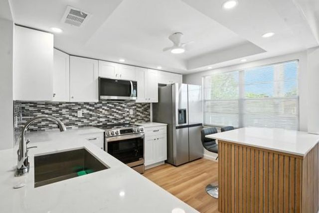 2004 Granada Drive K2, Coconut Creek, FL 33066