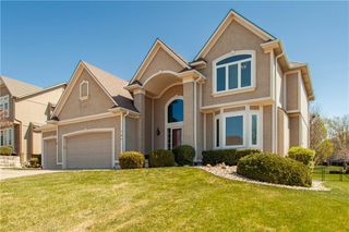 709 NE Twin Brook Drive, Lee's Summit, MO 64086