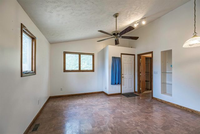 2225 SALTSMAN Road, Erie, PA 16510