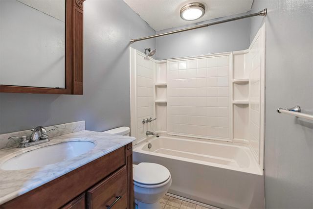 2225 SALTSMAN Road, Erie, PA 16510