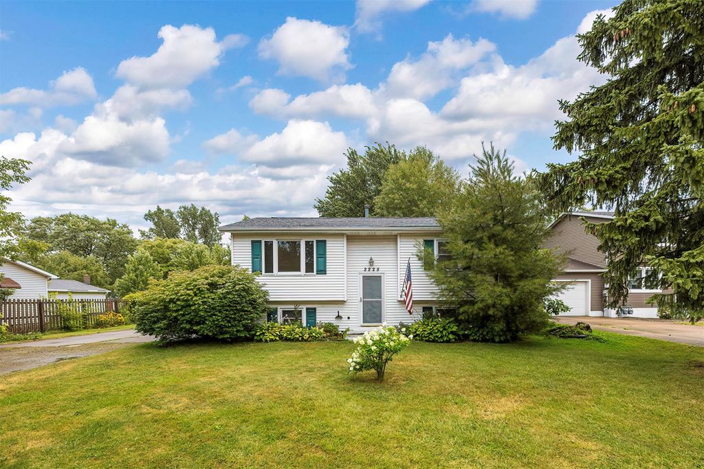 2225 SALTSMAN Road, Erie, PA 16510