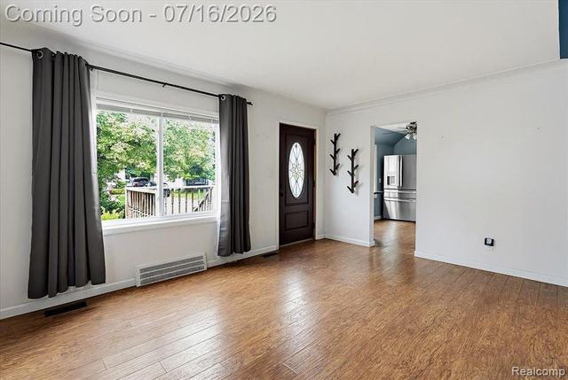 1657 W Troy Street, Ferndale, MI 48220
