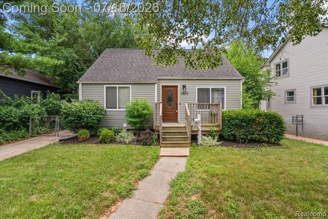 1657 W Troy Street, Ferndale, MI 48220