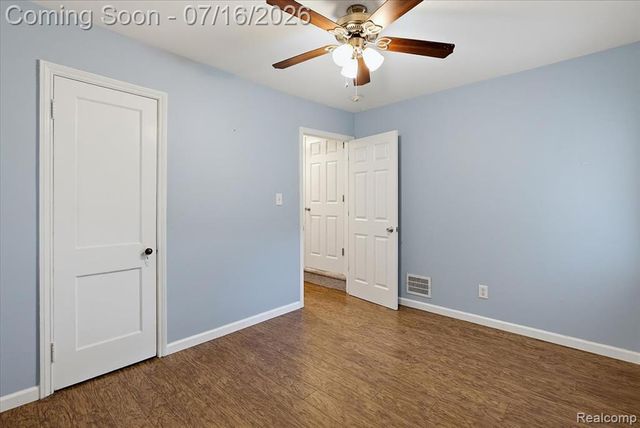 1657 W Troy Street, Ferndale, MI 48220