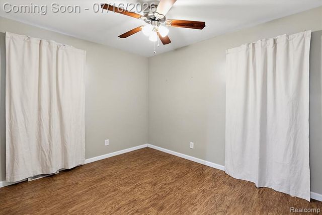1657 W Troy Street, Ferndale, MI 48220