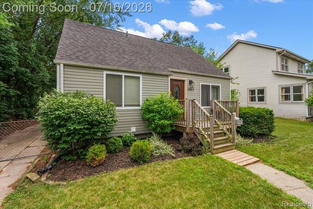 1657 W Troy Street, Ferndale, MI 48220