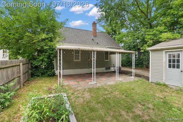 1657 W Troy Street, Ferndale, MI 48220