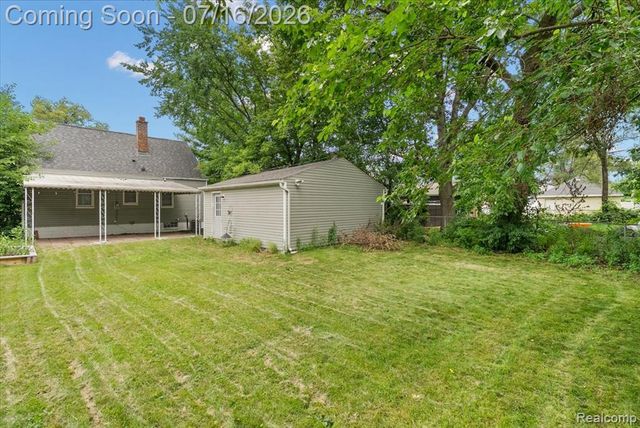 1657 W Troy Street, Ferndale, MI 48220