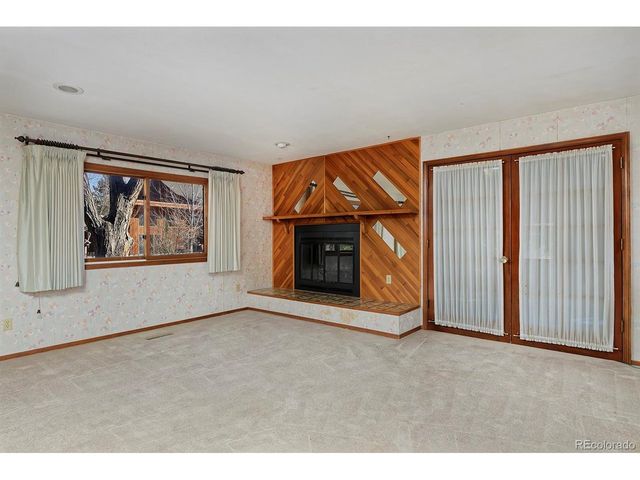 570 W Ash St, Louisville, CO 80027