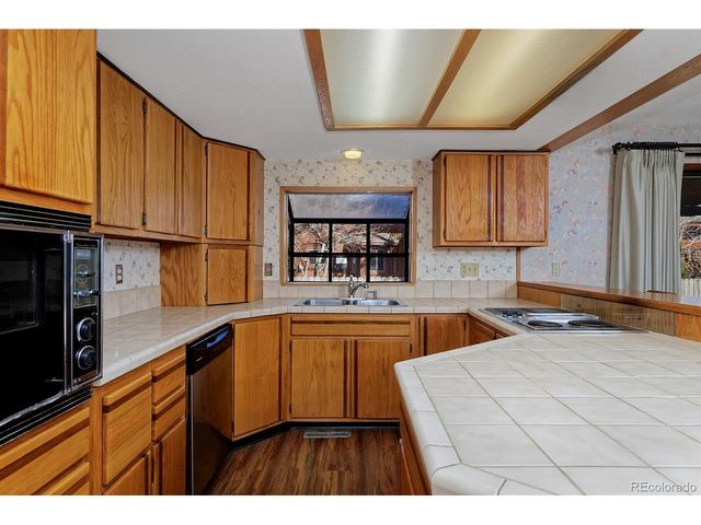 570 W Ash St, Louisville, CO 80027