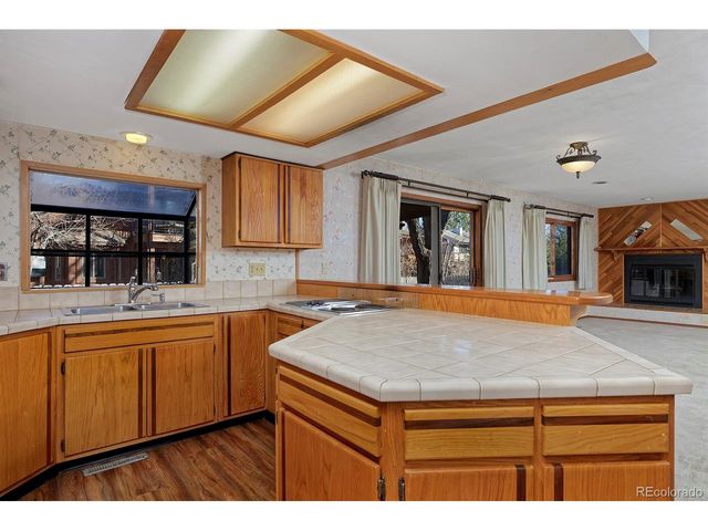 570 W Ash St, Louisville, CO 80027