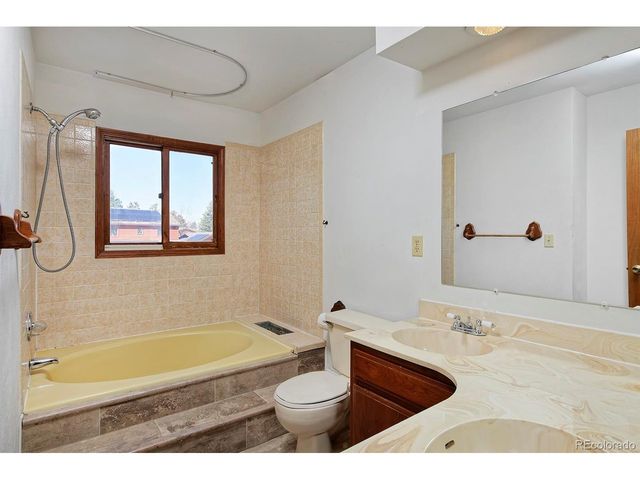570 W Ash St, Louisville, CO 80027