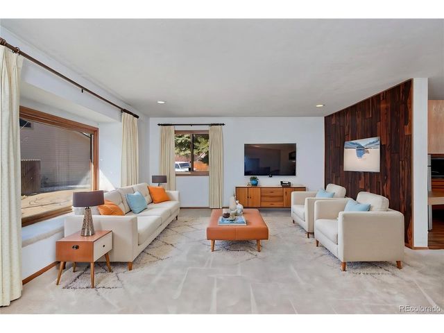570 W Ash St, Louisville, CO 80027