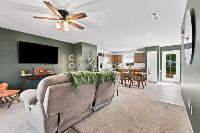 5409 Walnut Chase Dr, Christiana, TN 37037