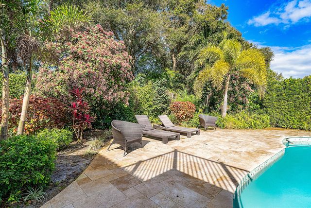 10893 Gleneagles Road, Boynton Beach, FL 33436