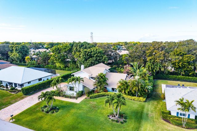 10893 Gleneagles Road, Boynton Beach, FL 33436
