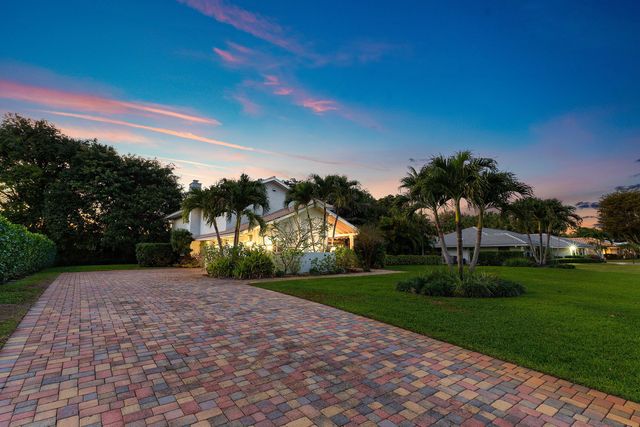 10893 Gleneagles Road, Boynton Beach, FL 33436