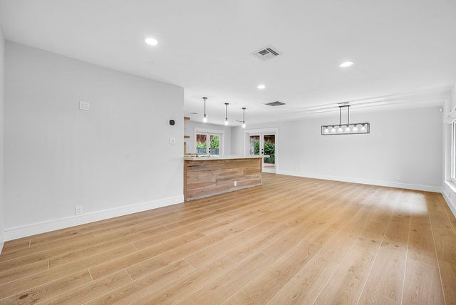 10893 Gleneagles Road, Boynton Beach, FL 33436