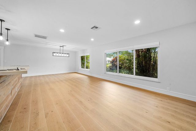 10893 Gleneagles Road, Boynton Beach, FL 33436