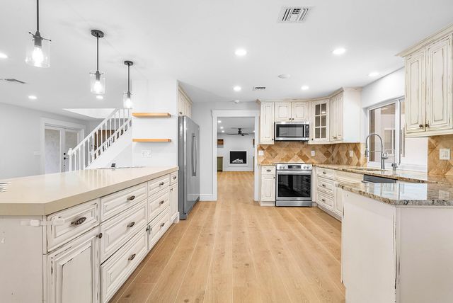 10893 Gleneagles Road, Boynton Beach, FL 33436