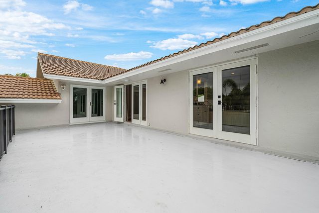 10893 Gleneagles Road, Boynton Beach, FL 33436