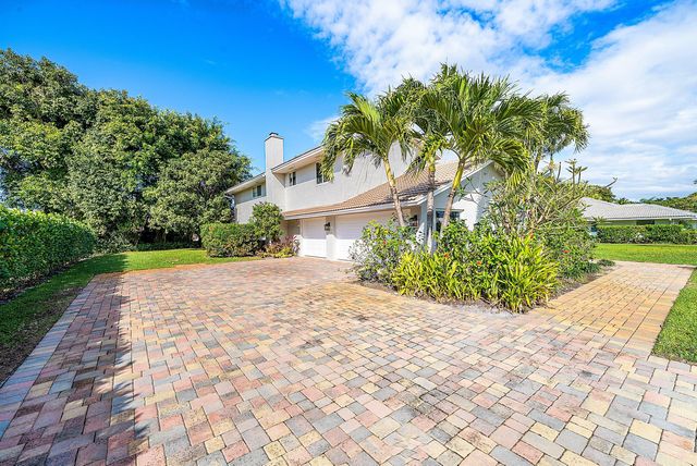 10893 Gleneagles Road, Boynton Beach, FL 33436