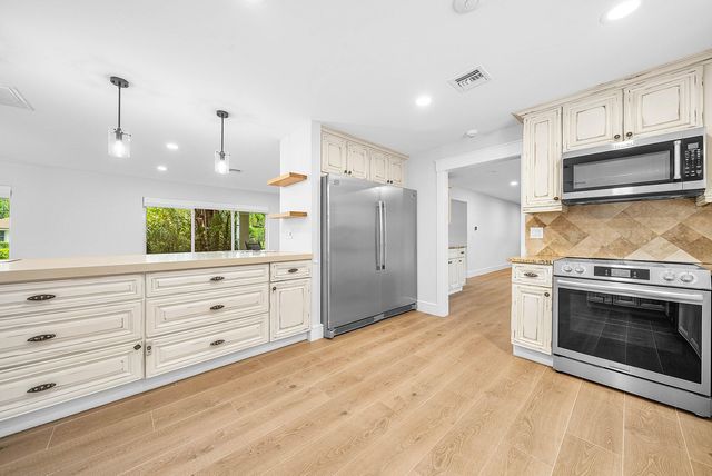 10893 Gleneagles Road, Boynton Beach, FL 33436