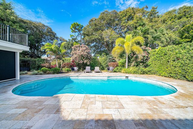 10893 Gleneagles Road, Boynton Beach, FL 33436