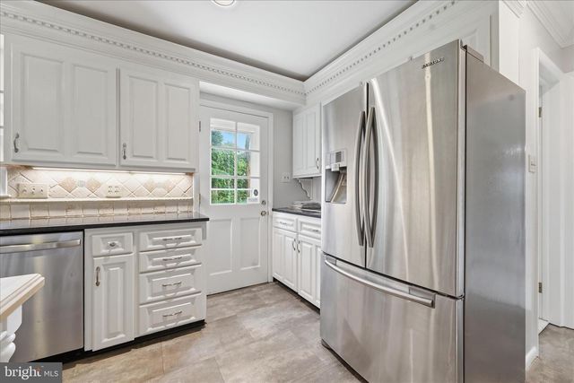 13028 WOODBURN DR, Hagerstown, MD 21742