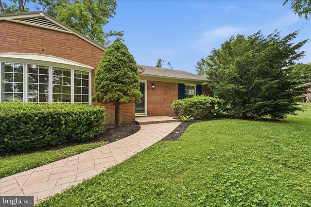 13028 WOODBURN DR, Hagerstown, MD 21742