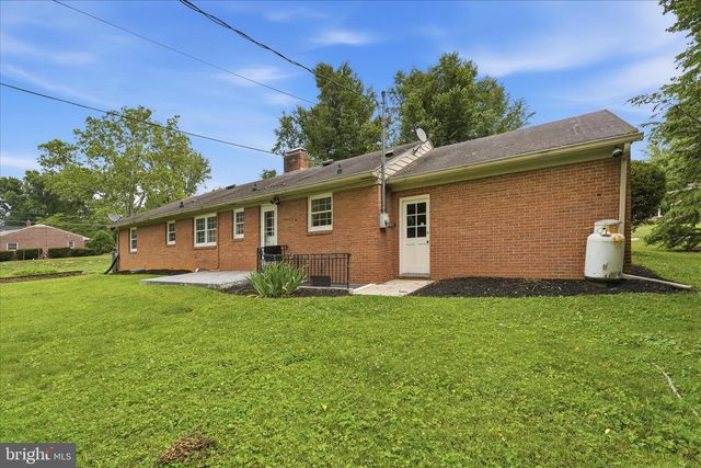 13028 WOODBURN DR, Hagerstown, MD 21742