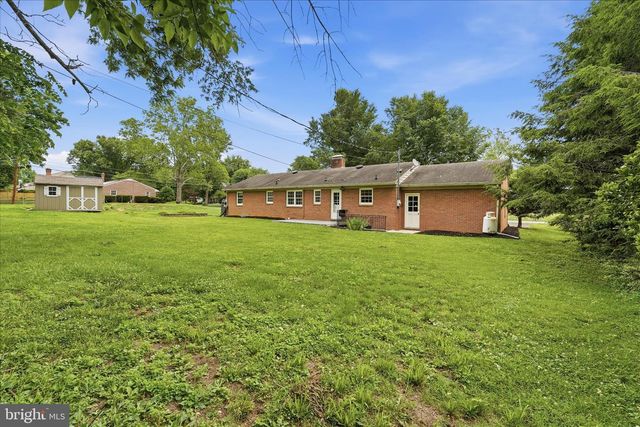 13028 WOODBURN DR, Hagerstown, MD 21742