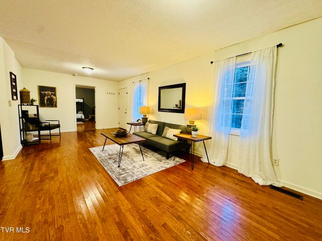 474 Long Hollow Road, Elizabethton, TN 37643