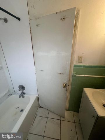 7487 GITHENS AVE, Pennsauken, NJ 08109