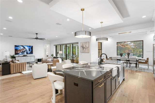 3007 S WEST SHORE BOULEVARD, Tampa, FL 33629