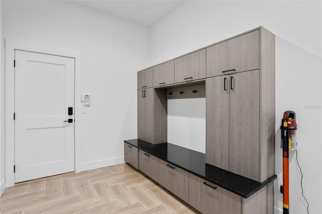 3007 S WEST SHORE BOULEVARD, Tampa, FL 33629