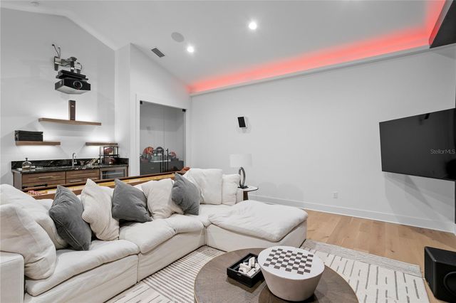 3007 S WEST SHORE BOULEVARD, Tampa, FL 33629