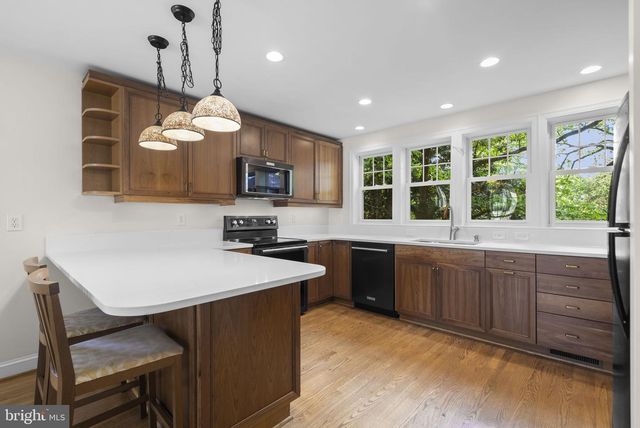 213 CRESTMOOR CIR, Silver Spring, MD 20901