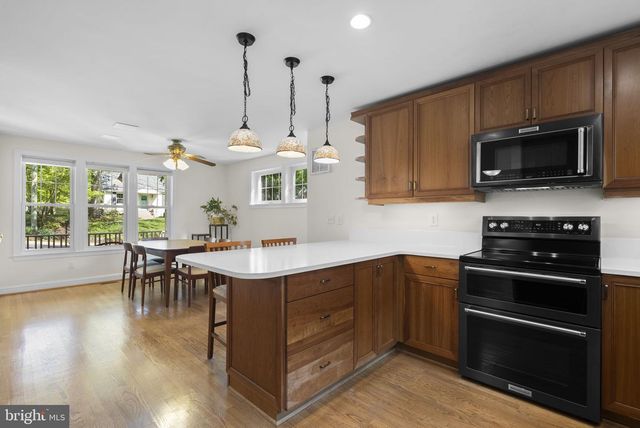 213 CRESTMOOR CIR, Silver Spring, MD 20901