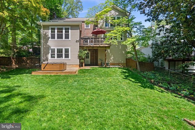 213 CRESTMOOR CIR, Silver Spring, MD 20901