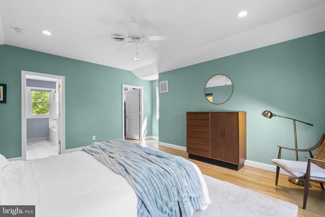 213 CRESTMOOR CIR, Silver Spring, MD 20901