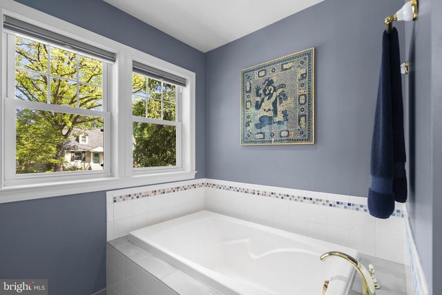 213 CRESTMOOR CIR, Silver Spring, MD 20901