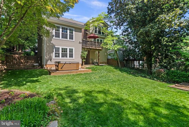213 CRESTMOOR CIR, Silver Spring, MD 20901