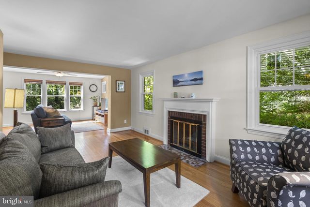 213 CRESTMOOR CIR, Silver Spring, MD 20901