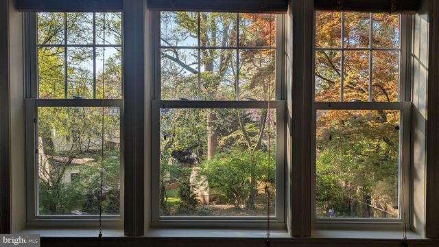 213 CRESTMOOR CIR, Silver Spring, MD 20901