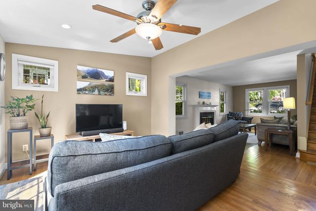 213 CRESTMOOR CIR, Silver Spring, MD 20901
